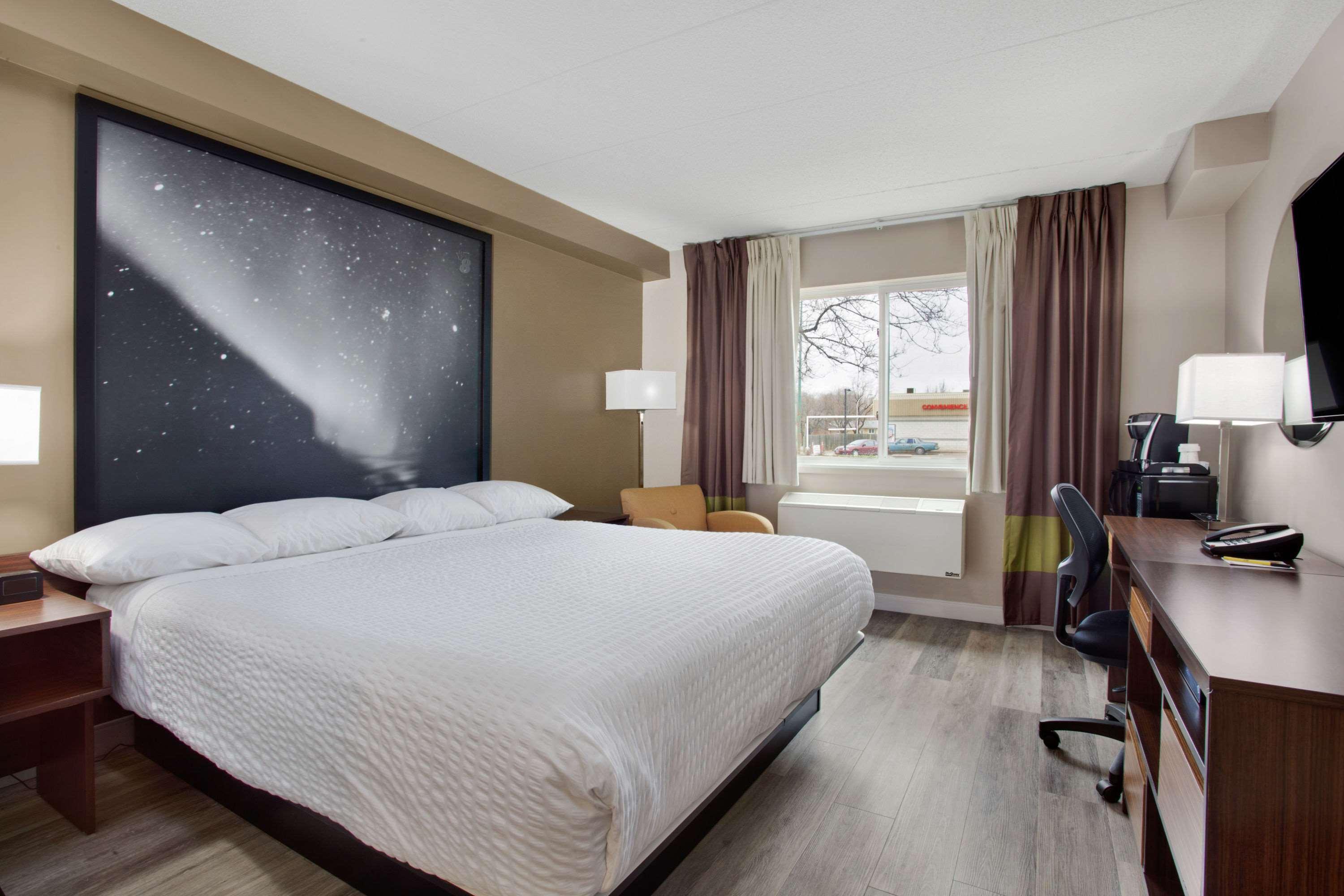 Super 8 By Wyndham Winnipeg West Eksteriør billede