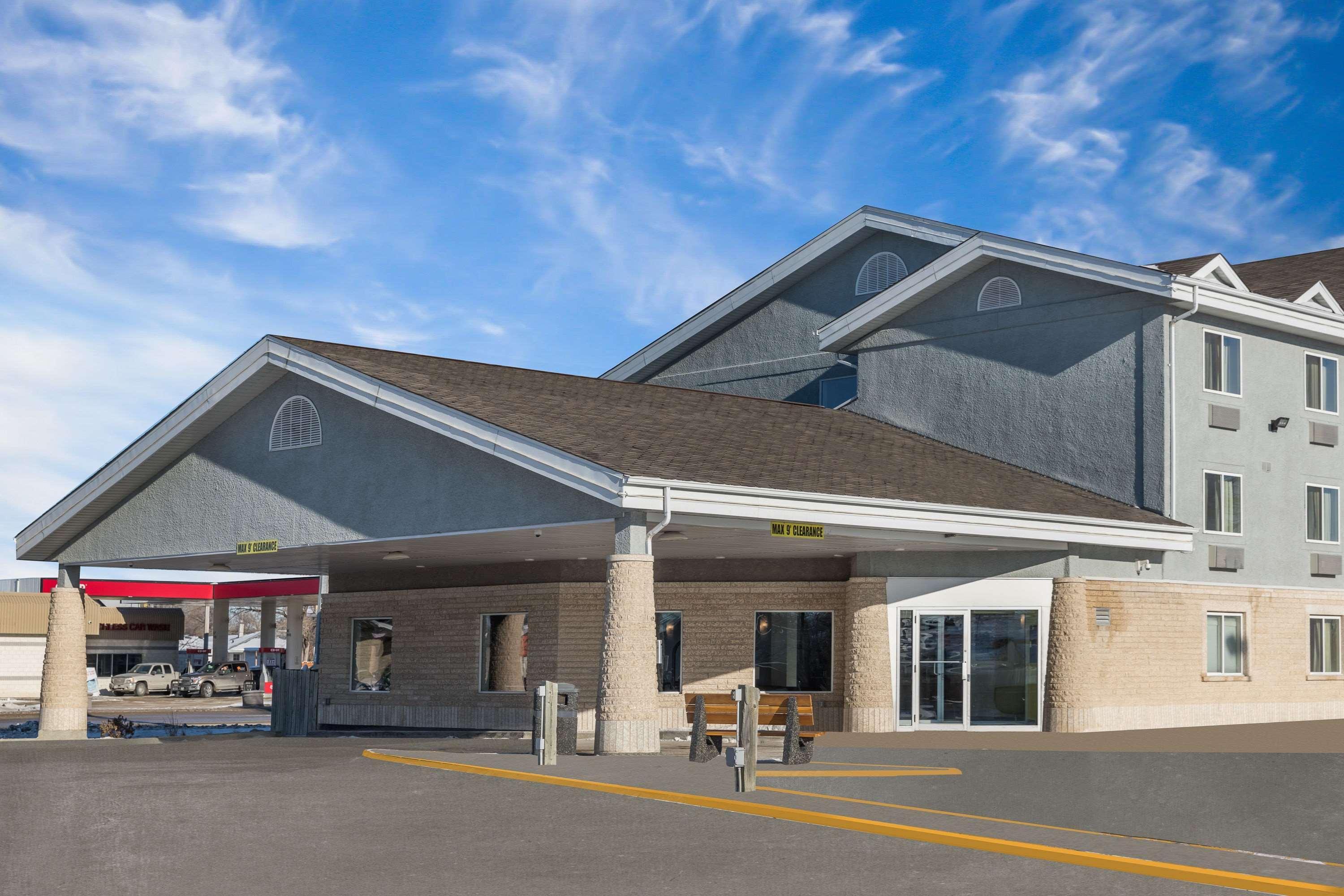 Super 8 By Wyndham Winnipeg West Eksteriør billede