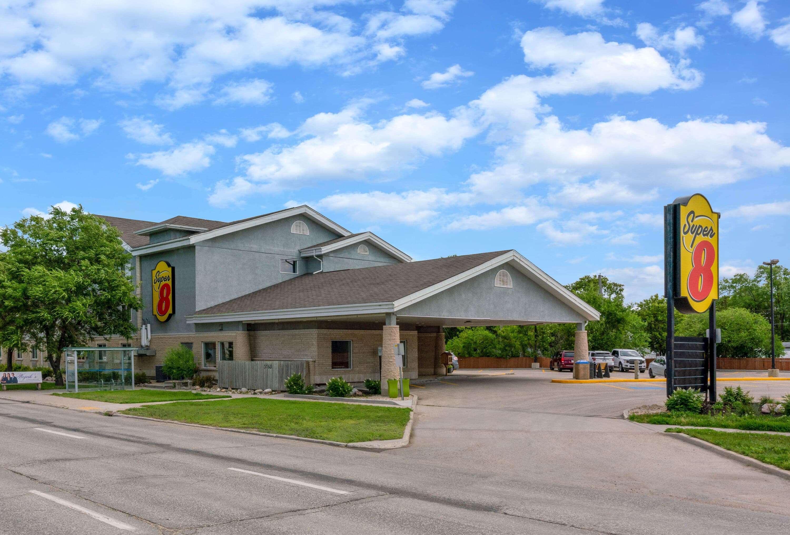 Super 8 By Wyndham Winnipeg West Eksteriør billede
