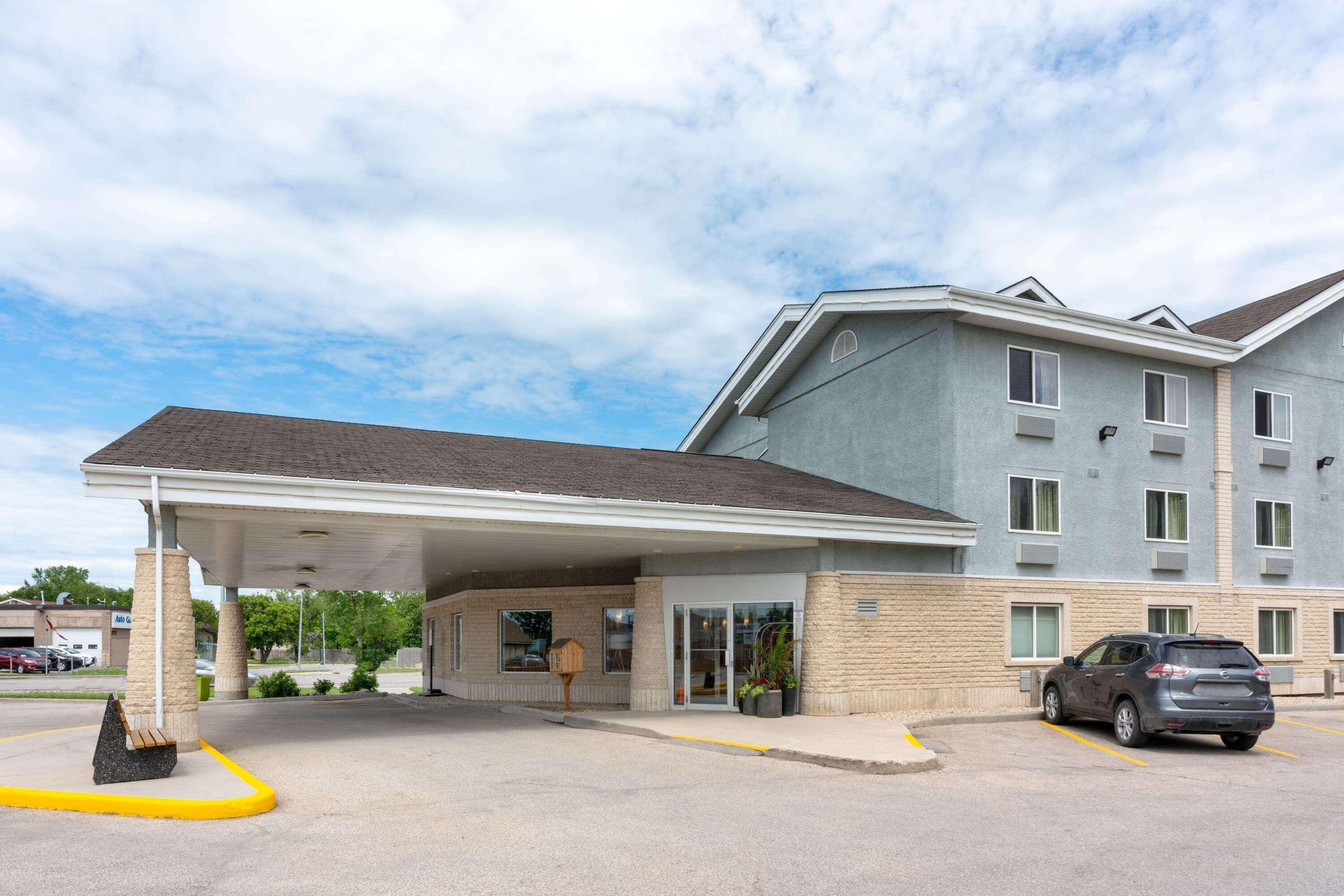 Super 8 By Wyndham Winnipeg West Eksteriør billede