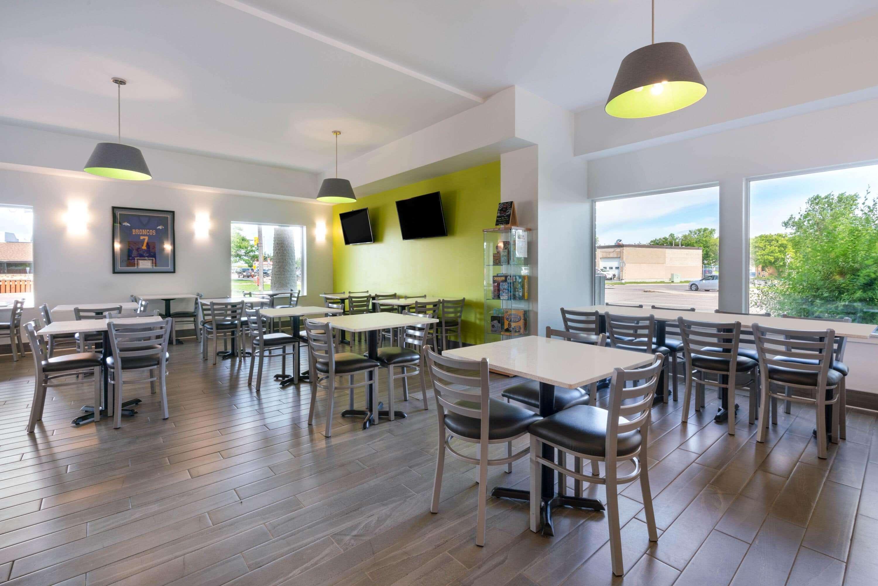 Super 8 By Wyndham Winnipeg West Eksteriør billede