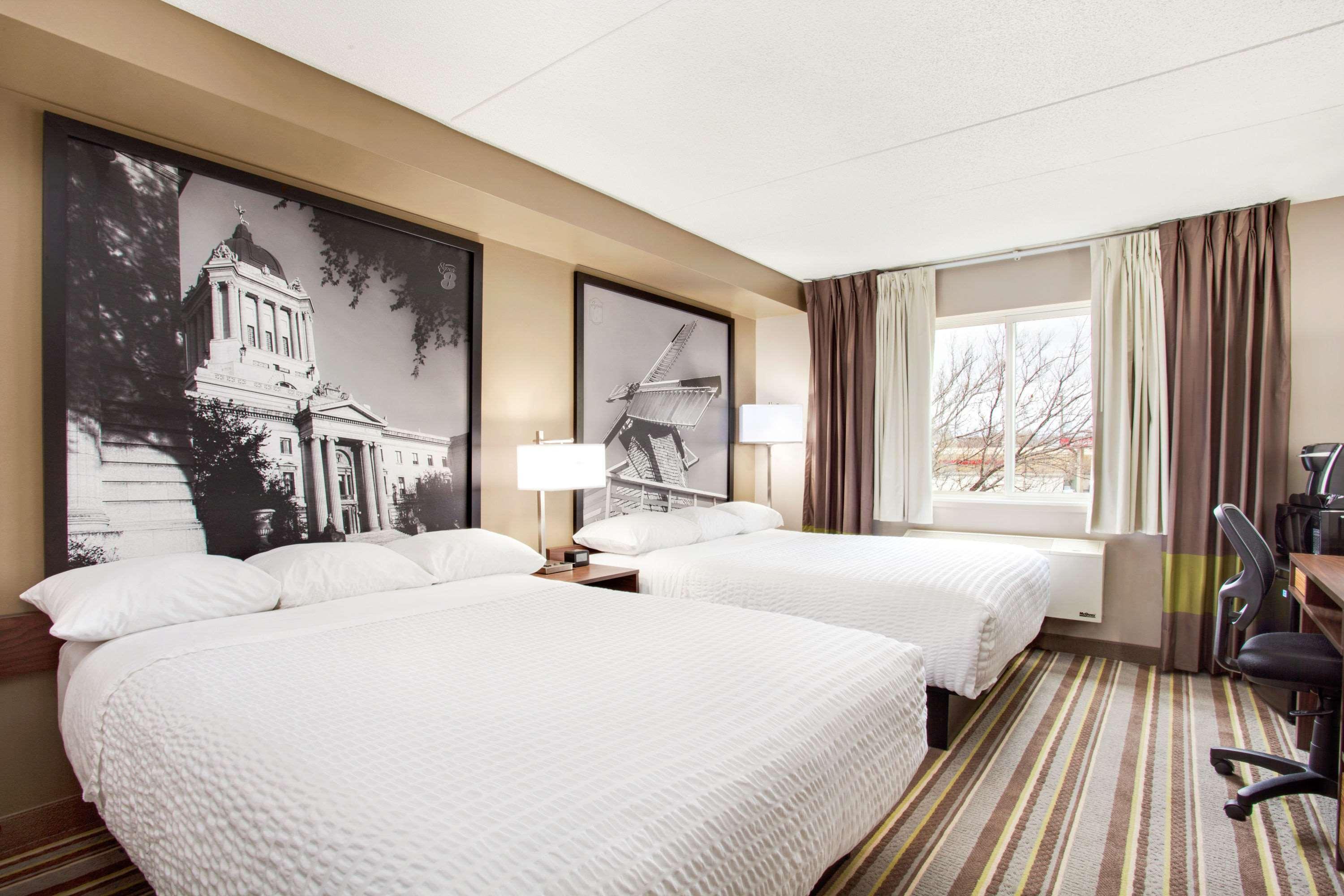 Super 8 By Wyndham Winnipeg West Eksteriør billede