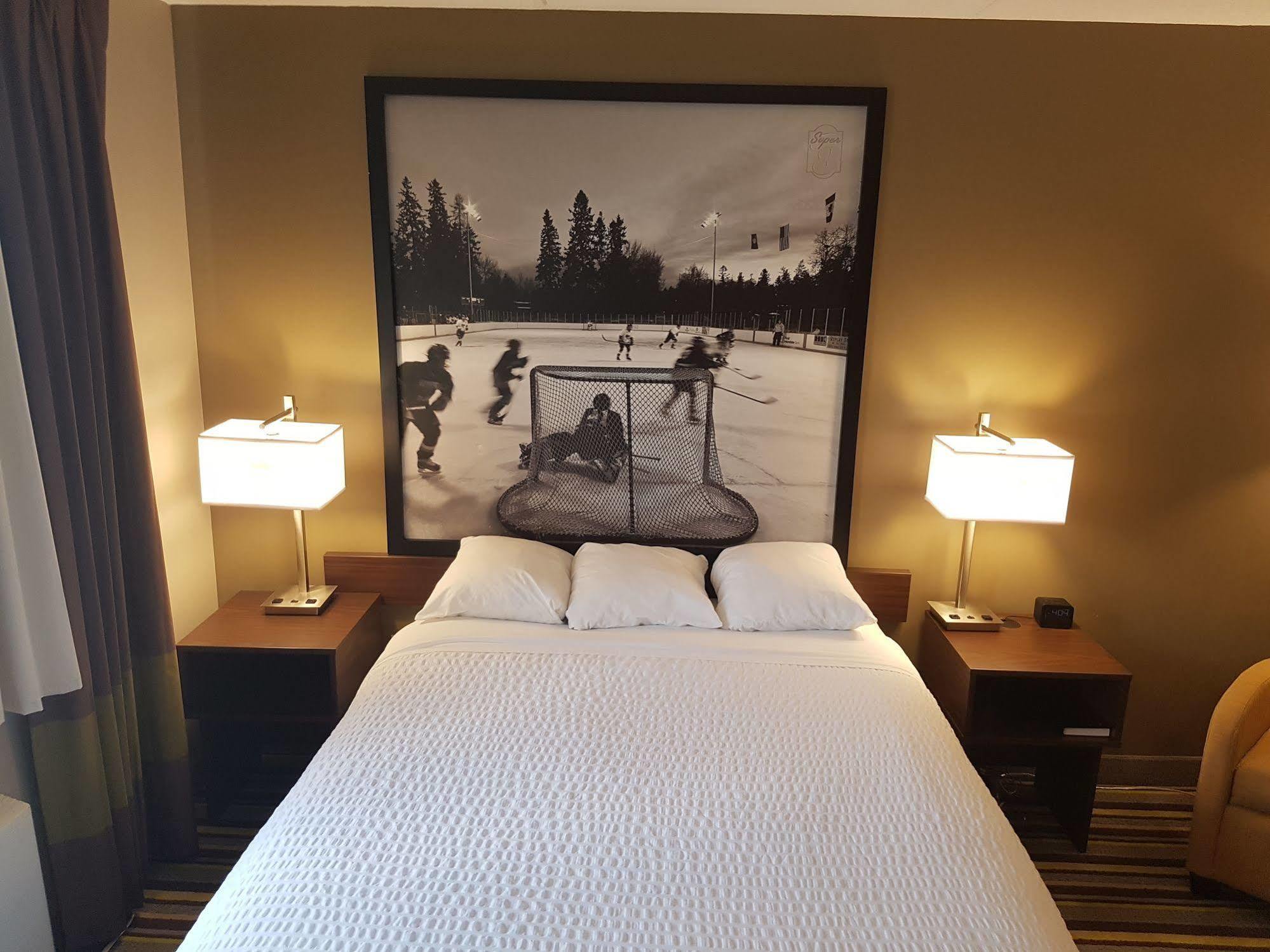 Super 8 By Wyndham Winnipeg West Eksteriør billede